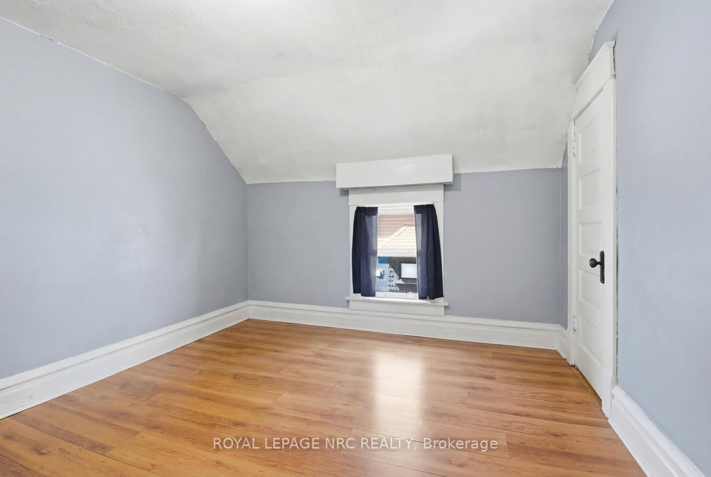 Detached at 4634 Armoury Street, Niagara Falls, ON - Photo 13 - RE/MAX Garden City Realty