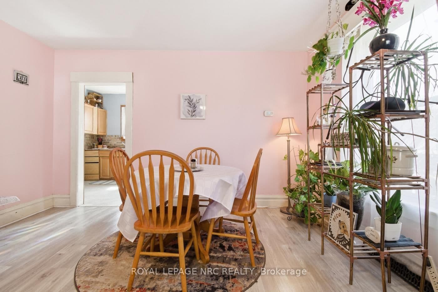 Detached at 4634 Armoury Street, Niagara Falls, ON - Photo 5 - RE/MAX Garden City Realty