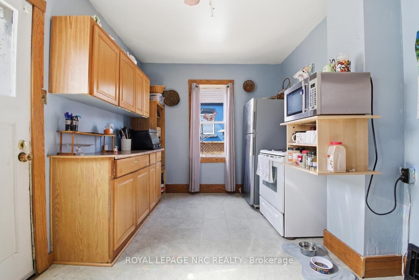 Detached at 4634 Armoury Street, Niagara Falls, ON - Photo 6 - RE/MAX Garden City Realty