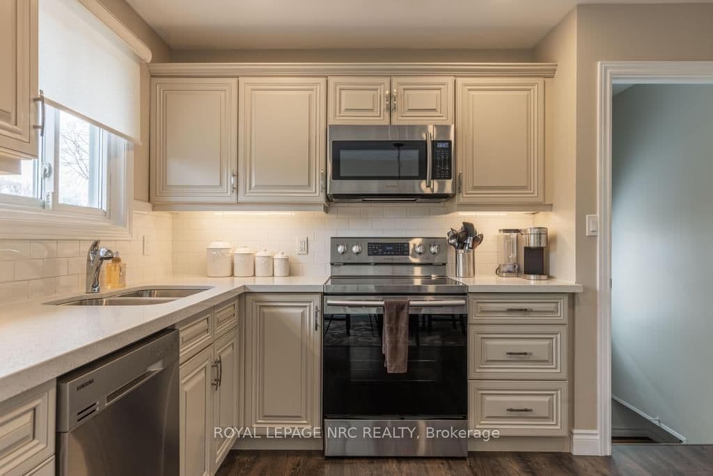 Detached at 38 Lanark Crescent, St. Catharines, ON - Photo 11 - RE/MAX Garden City Realty