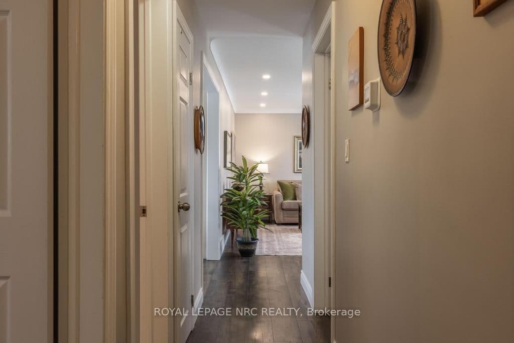 Detached at 38 Lanark Crescent, St. Catharines, ON - Photo 12 - RE/MAX Garden City Realty