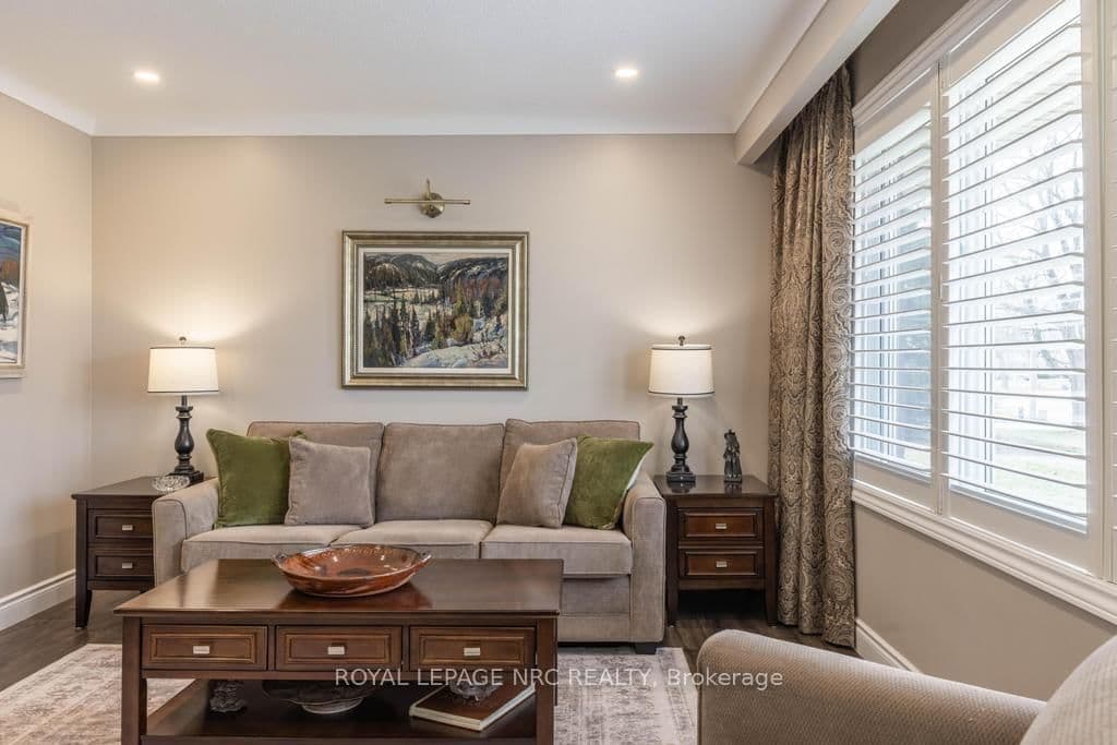 Detached at 38 Lanark Crescent, St. Catharines, ON - Photo 6 - RE/MAX Garden City Realty