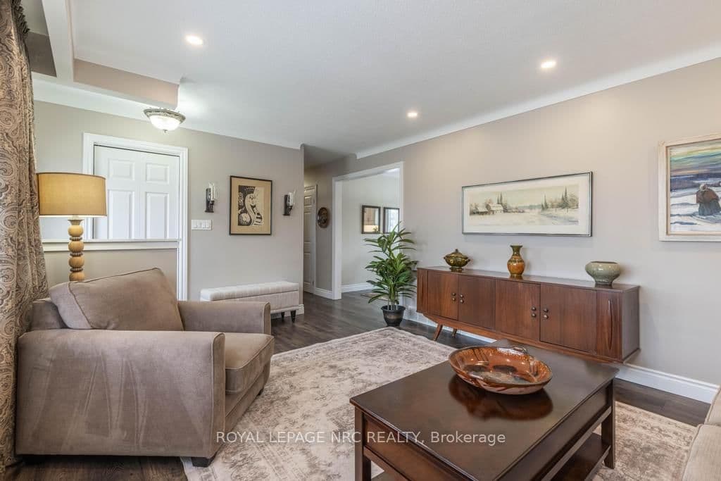 Detached at 38 Lanark Crescent, St. Catharines, ON - Photo 7 - RE/MAX Garden City Realty