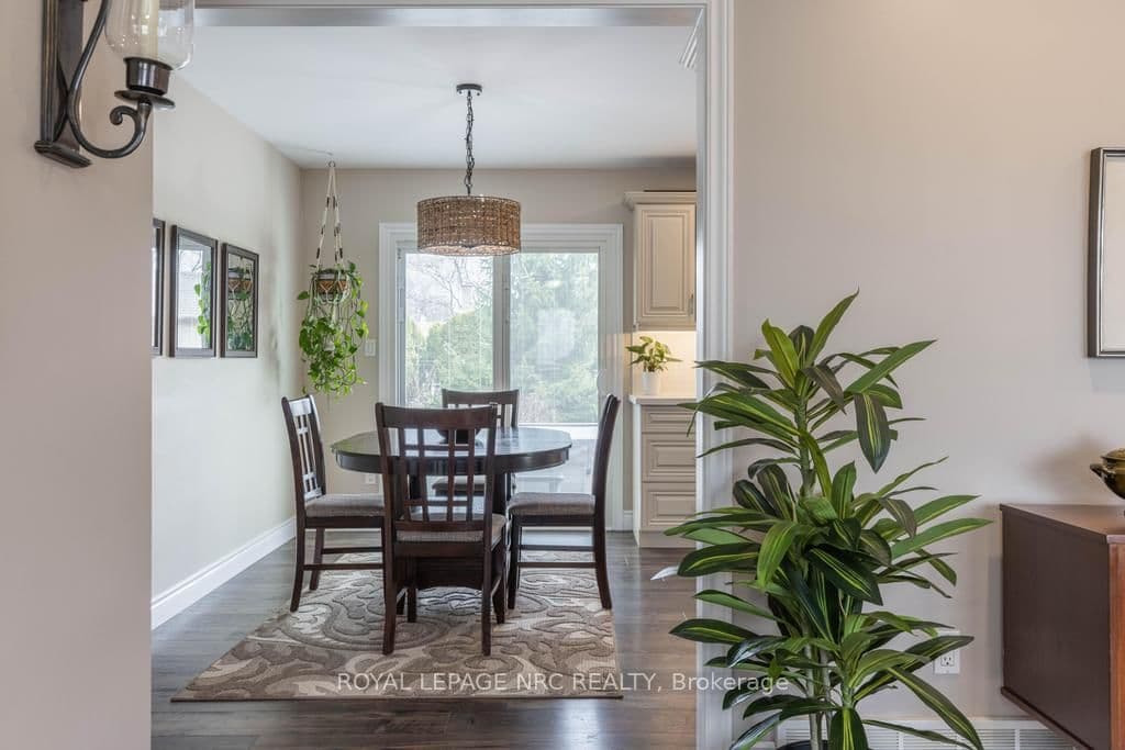 Detached at 38 Lanark Crescent, St. Catharines, ON - Photo 8 - RE/MAX Garden City Realty