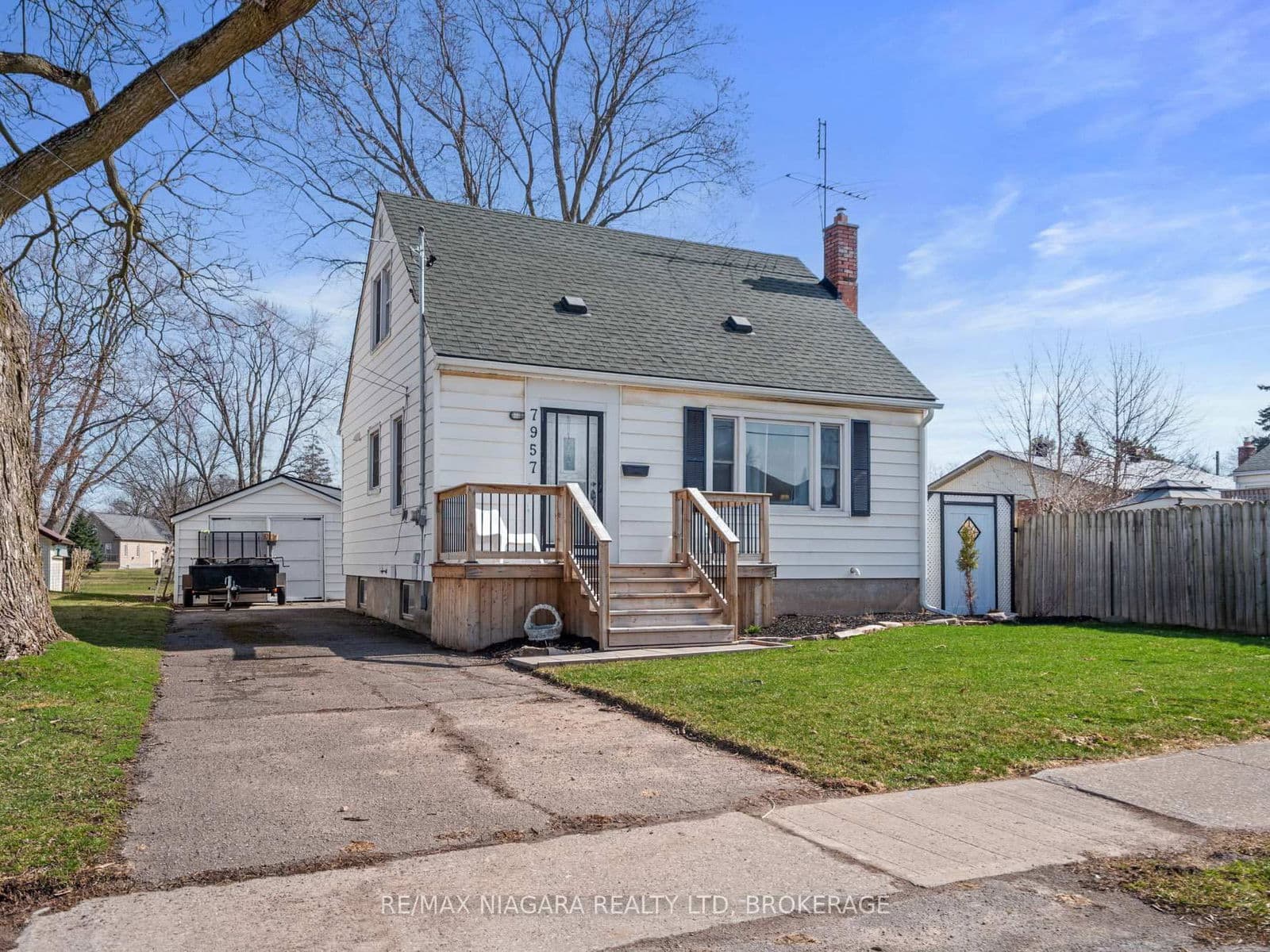 Detached at 7957 Beaverdams Road, Niagara Falls, ON - Photo 2 - RE/MAX Garden City Realty