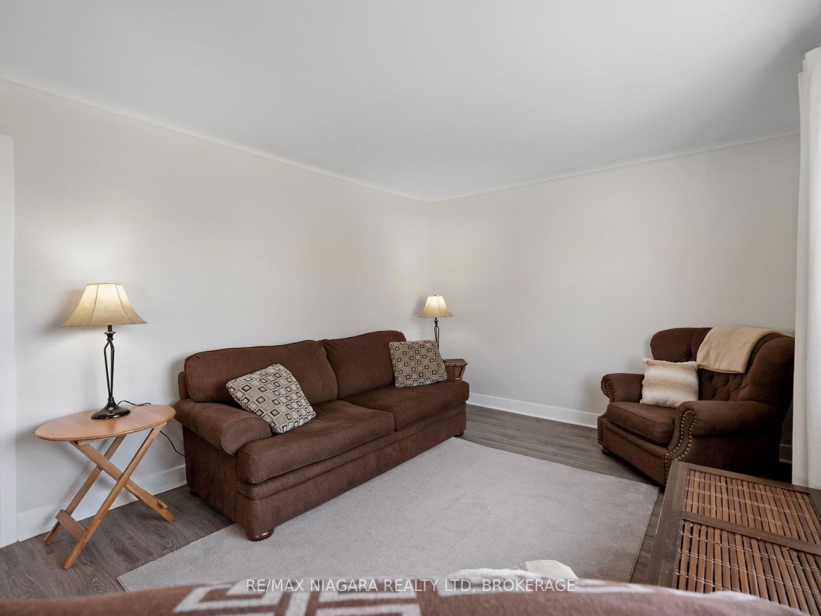 Detached at 7957 Beaverdams Road, Niagara Falls, ON - Photo 5 - RE/MAX Garden City Realty