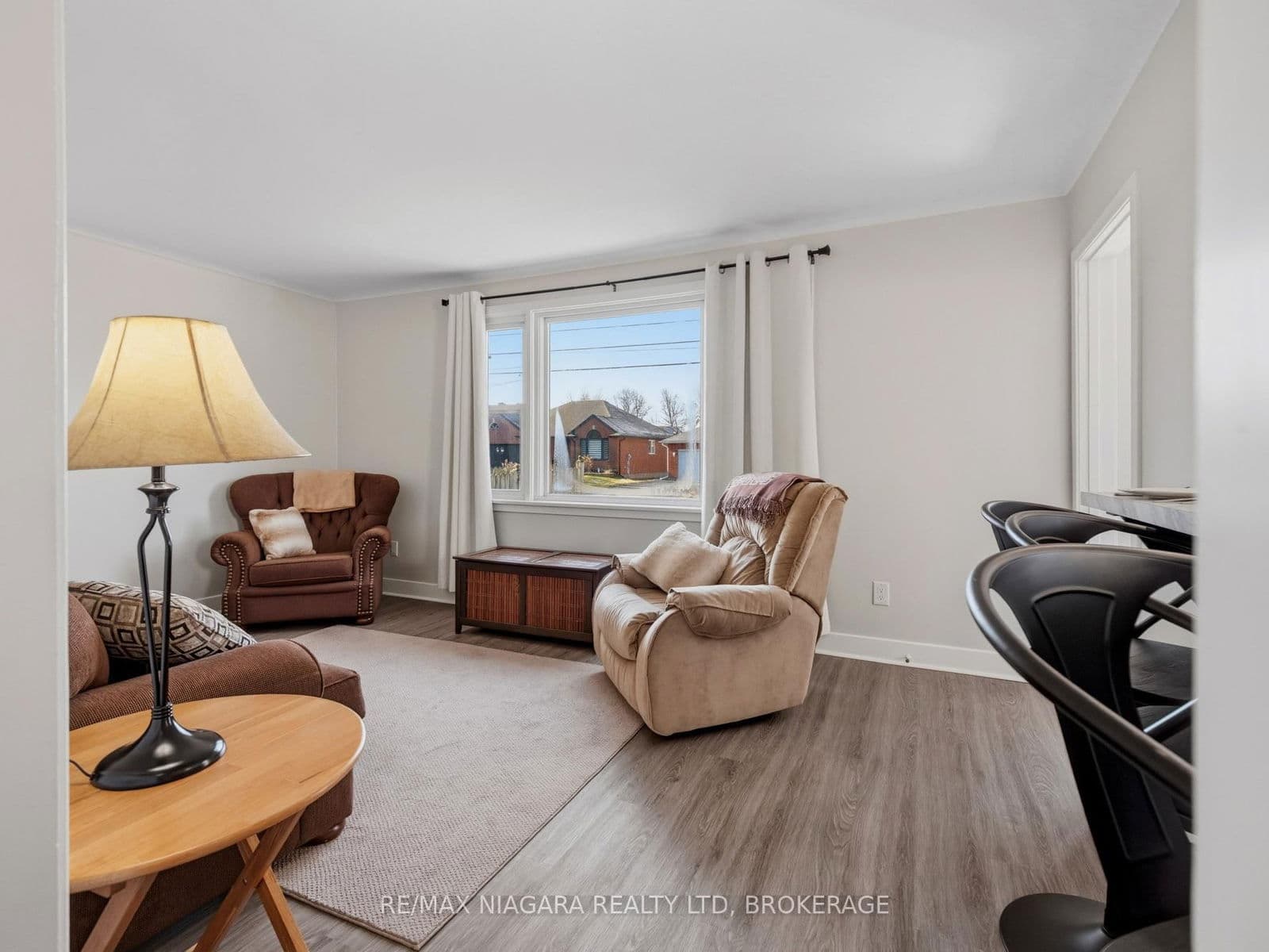 Detached at 7957 Beaverdams Road, Niagara Falls, ON - Photo 7 - RE/MAX Garden City Realty