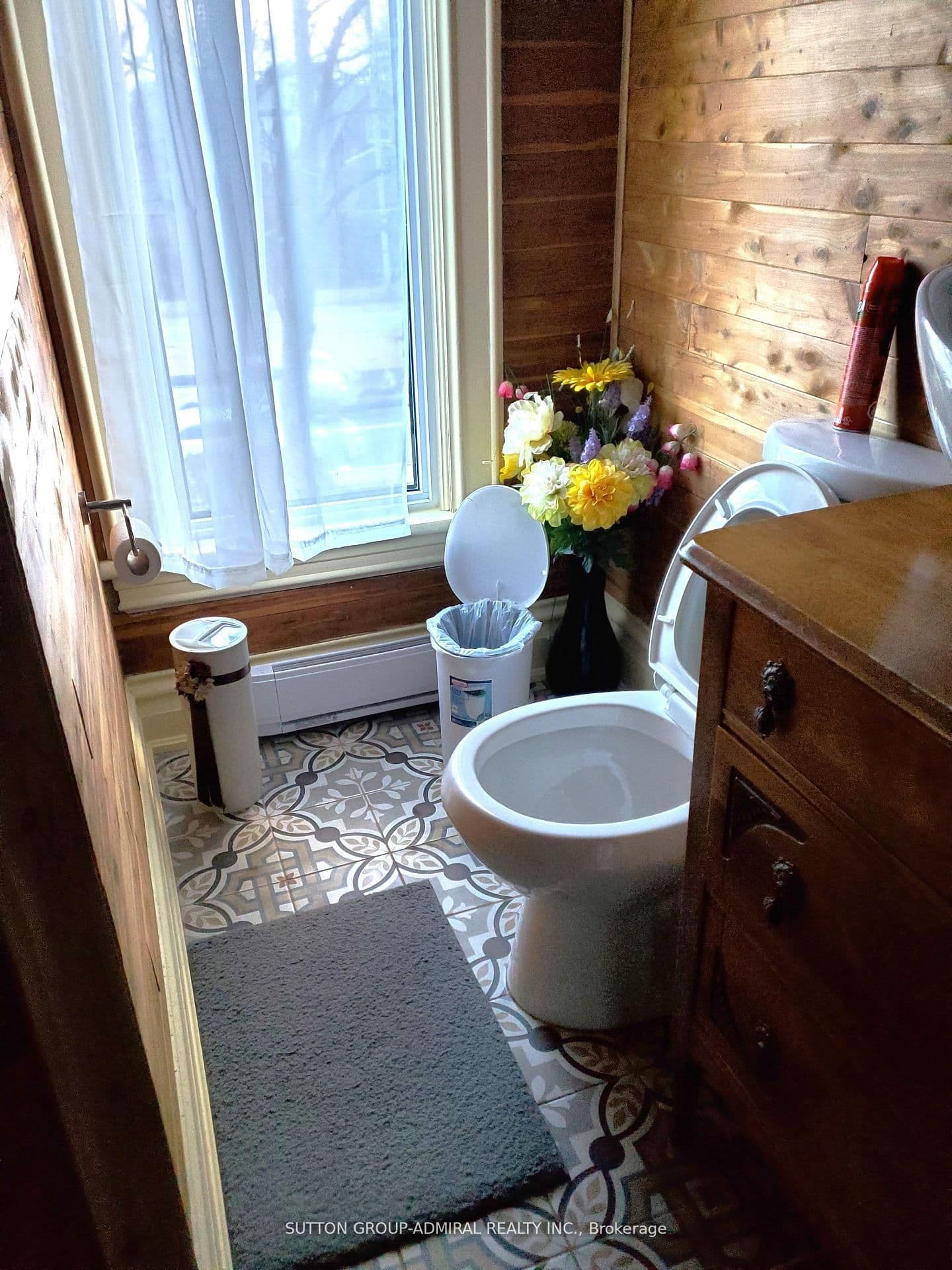 Detached at 5411 Portage Road, Niagara Falls, ON - Photo 9 - RE/MAX Garden City Realty