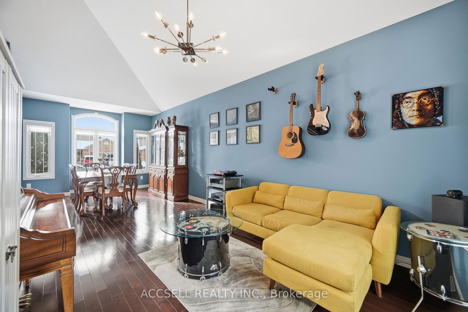 Detached at 8665 Westport Drive, Niagara Falls, ON - Photo 12 - RE/MAX Garden City Realty