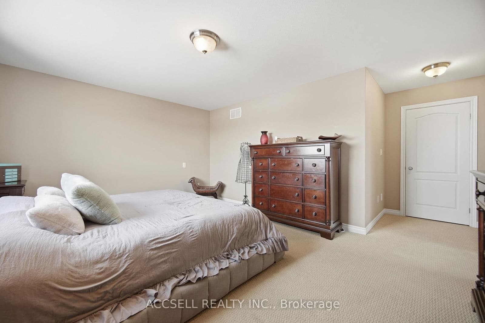 Detached at 8665 Westport Drive, Niagara Falls, ON - Photo 27 - RE/MAX Garden City Realty