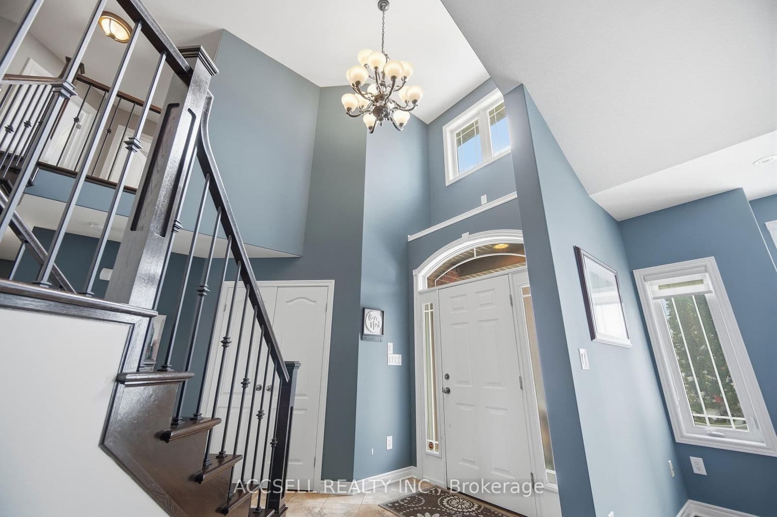 Detached at 8665 Westport Drive, Niagara Falls, ON - Photo 6 - RE/MAX Garden City Realty