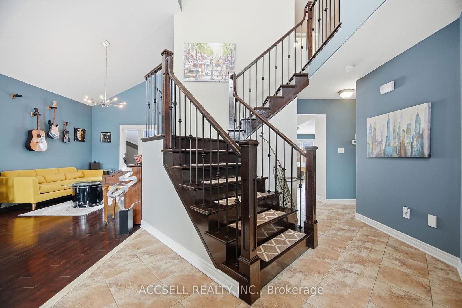 Detached at 8665 Westport Drive, Niagara Falls, ON - Photo 7 - RE/MAX Garden City Realty