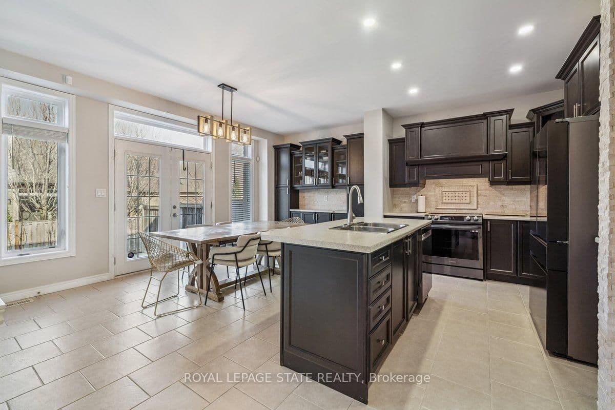 Detached at 77 Peach Tree Lane, Grimsby, ON - Photo 11 - RE/MAX Garden City Realty