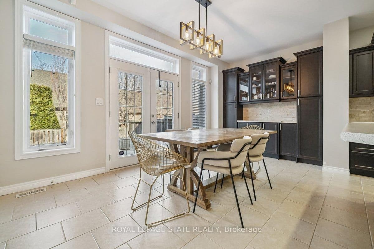 Detached at 77 Peach Tree Lane, Grimsby, ON - Photo 12 - RE/MAX Garden City Realty