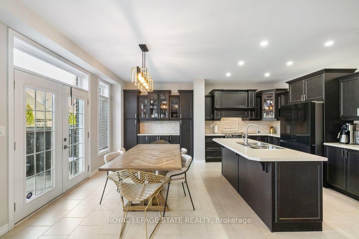 Detached at 77 Peach Tree Lane, Grimsby, ON - Photo 13 - RE/MAX Garden City Realty