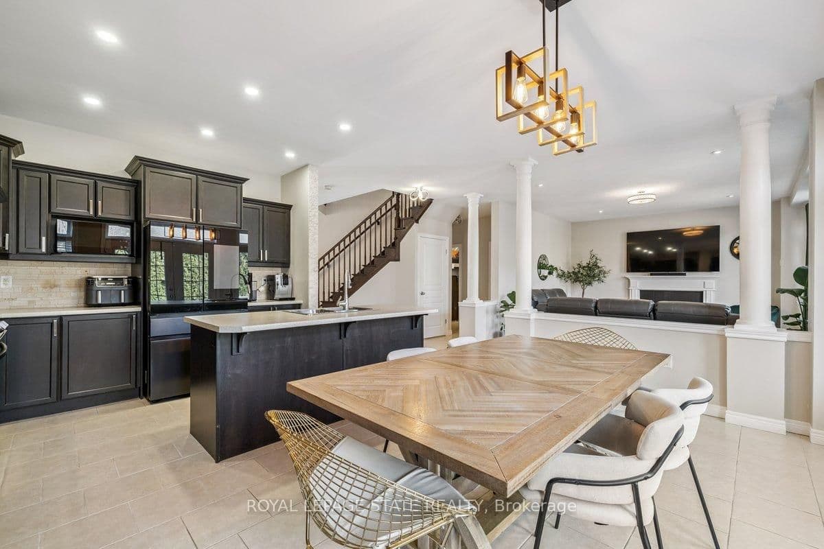 Detached at 77 Peach Tree Lane, Grimsby, ON - Photo 14 - RE/MAX Garden City Realty