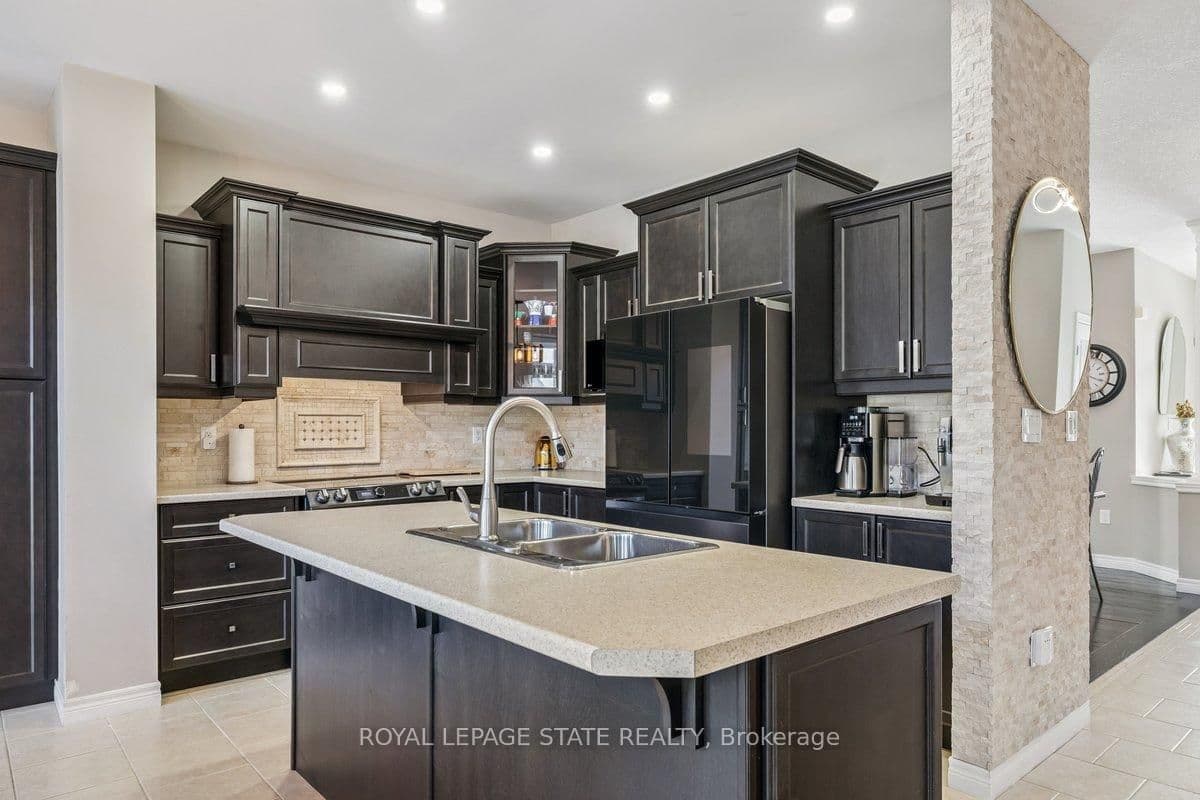 Detached at 77 Peach Tree Lane, Grimsby, ON - Photo 15 - RE/MAX Garden City Realty