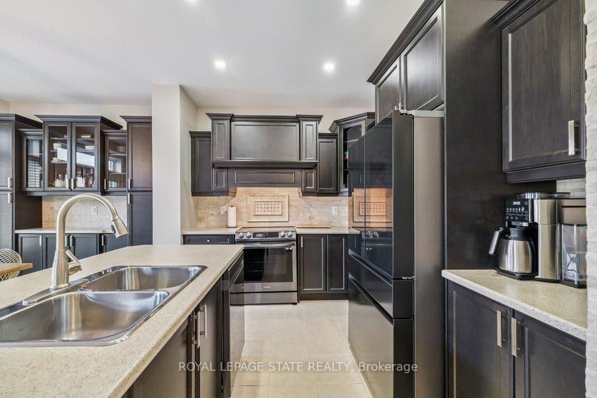 Detached at 77 Peach Tree Lane, Grimsby, ON - Photo 16 - RE/MAX Garden City Realty