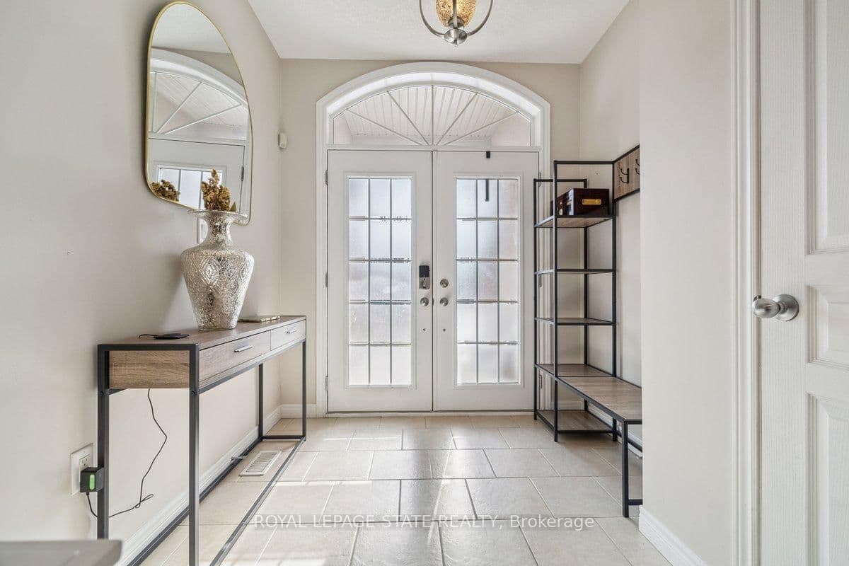 Detached at 77 Peach Tree Lane, Grimsby, ON - Photo 2 - RE/MAX Garden City Realty