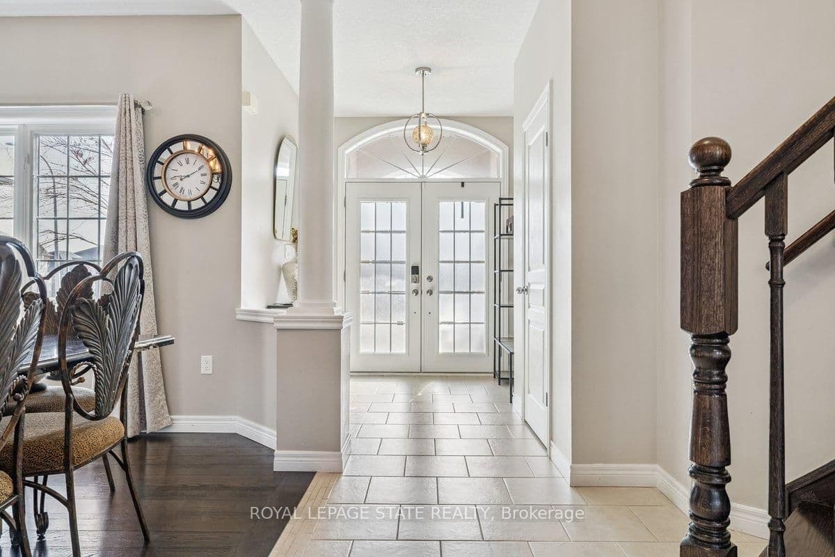 Detached at 77 Peach Tree Lane, Grimsby, ON - Photo 3 - RE/MAX Garden City Realty