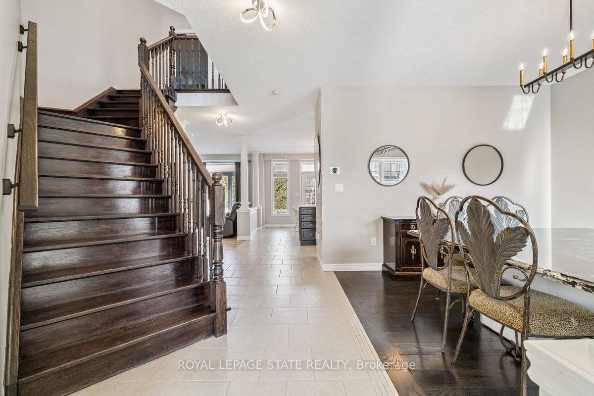 Detached at 77 Peach Tree Lane, Grimsby, ON - Photo 4 - RE/MAX Garden City Realty