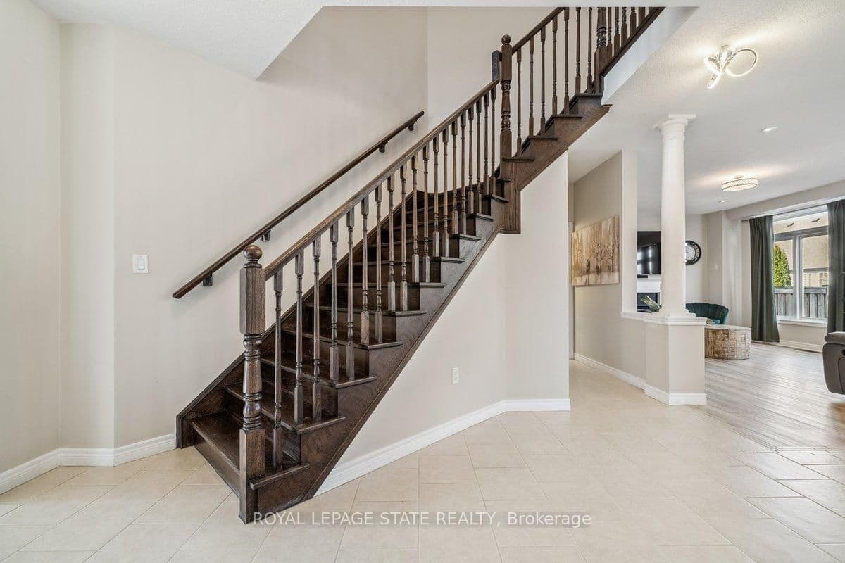 Detached at 77 Peach Tree Lane, Grimsby, ON - Photo 6 - RE/MAX Garden City Realty