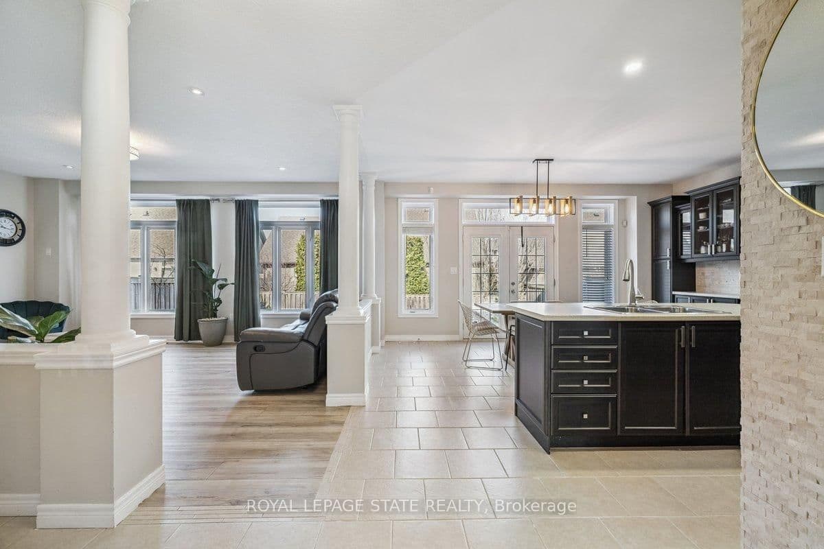 Detached at 77 Peach Tree Lane, Grimsby, ON - Photo 7 - RE/MAX Garden City Realty