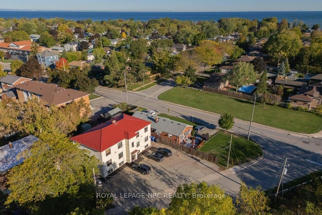 Multiplex at Unit 1- 389 Elizabeth Street, Grimsby, ON - Photo 2 - RE/MAX Garden City Realty