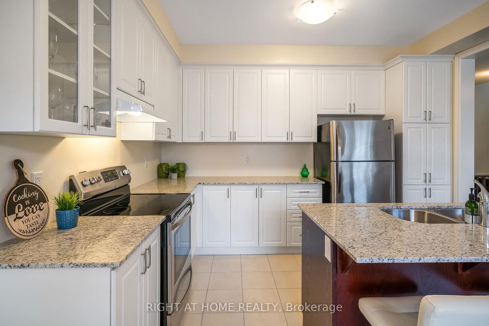 Detached at 318 Concession 3 Road, Niagara-on-the-Lake, ON - Photo 11 - RE/MAX Garden City Realty