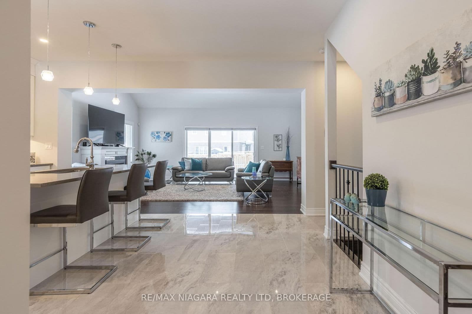 Detached at 3628 Allen Trail, Fort Erie, ON - Photo 9 - RE/MAX Garden City Realty