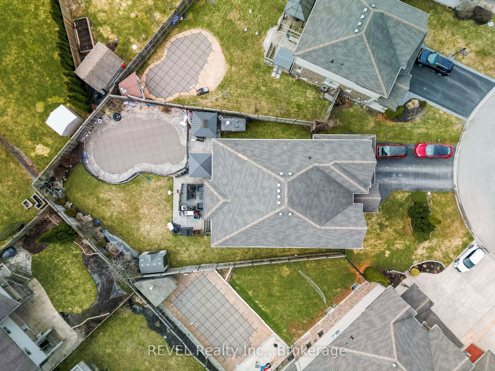 Detached at 6600 Richard Crescent, Niagara Falls, ON - Photo 4 - RE/MAX Garden City Realty