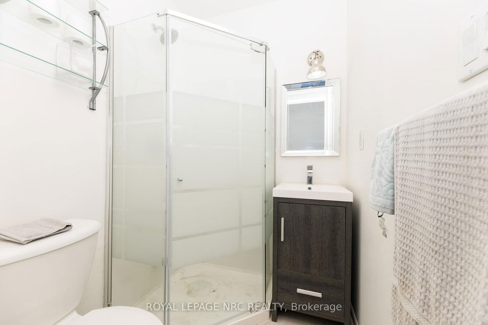 Detached at 46 Shakespeare Avenue, Niagara-on-the-Lake, ON - Photo 12 - RE/MAX Garden City Realty