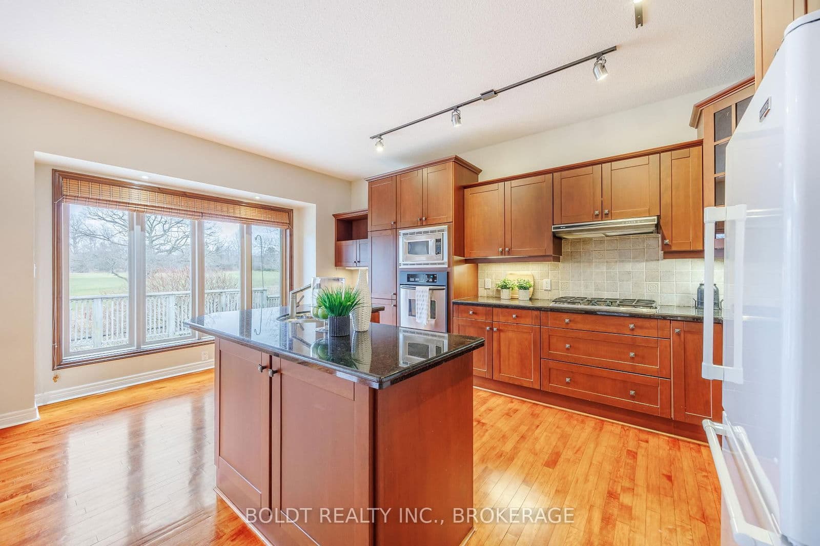 Condo Townhouse at 6- 139 Glendale Avenue, St. Catharines, ON - Photo 6 - RE/MAX Garden City Realty