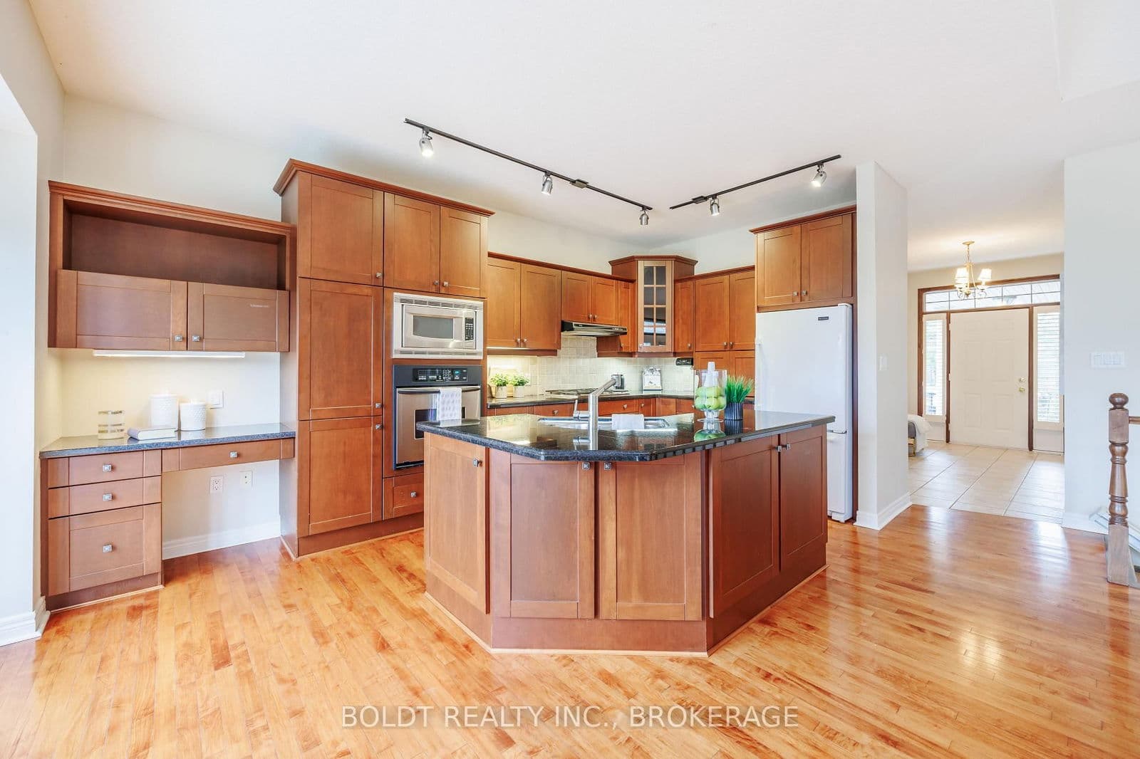 Condo Townhouse at 6- 139 Glendale Avenue, St. Catharines, ON - Photo 7 - RE/MAX Garden City Realty