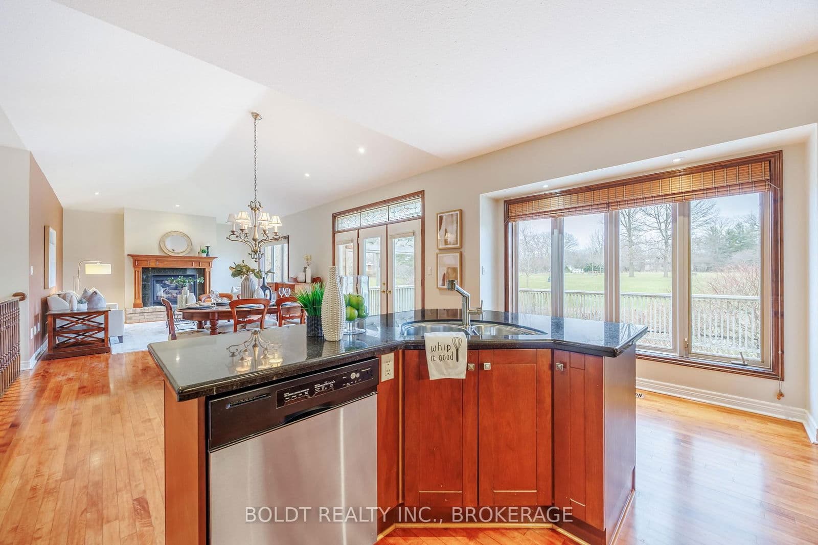 Condo Townhouse at 6- 139 Glendale Avenue, St. Catharines, ON - Photo 9 - RE/MAX Garden City Realty