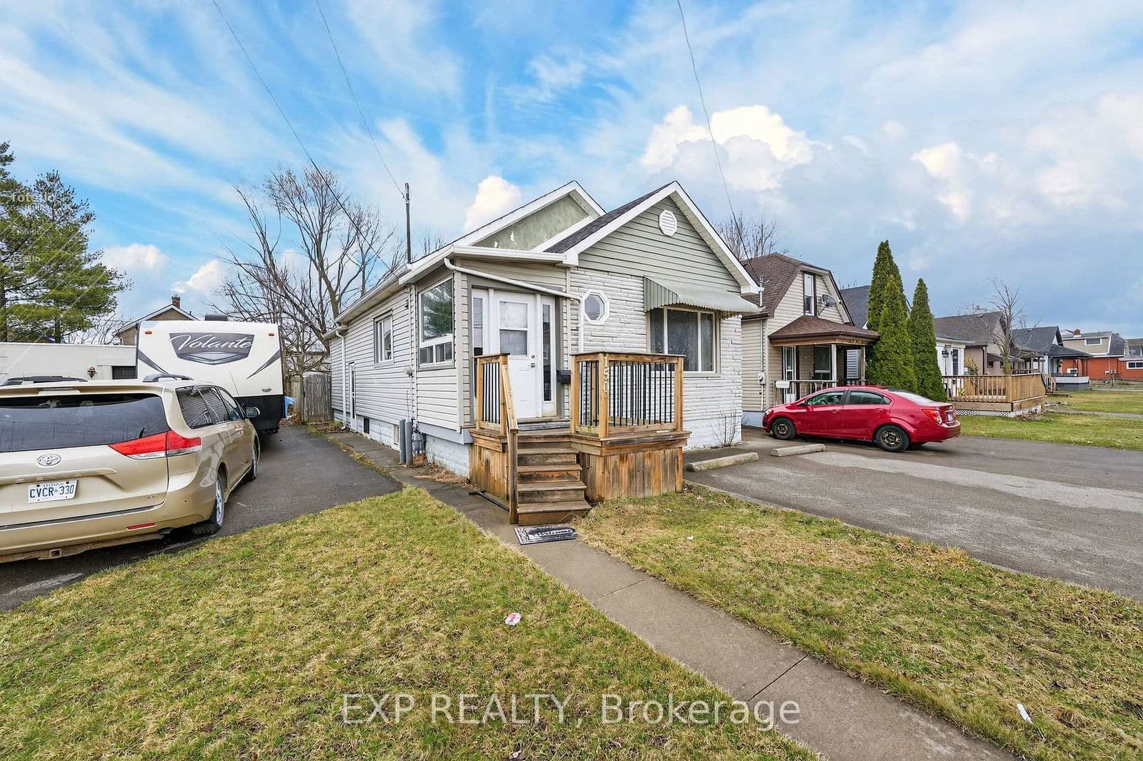 Detached at 150 Crowland Avenue, Welland, ON - Photo 2 - RE/MAX Garden City Realty