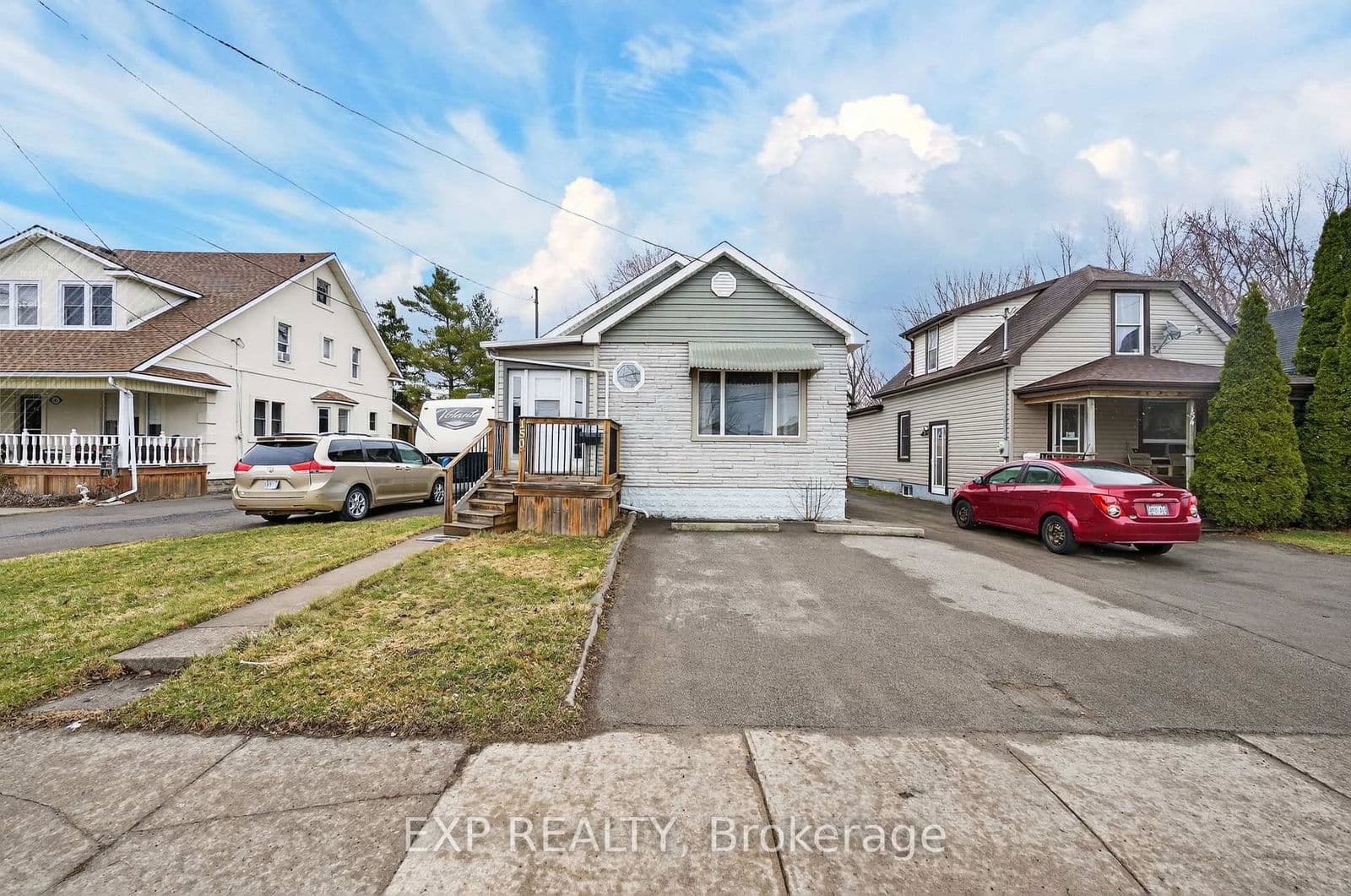 Detached at 150 Crowland Avenue, Welland, ON - Photo 3 - RE/MAX Garden City Realty