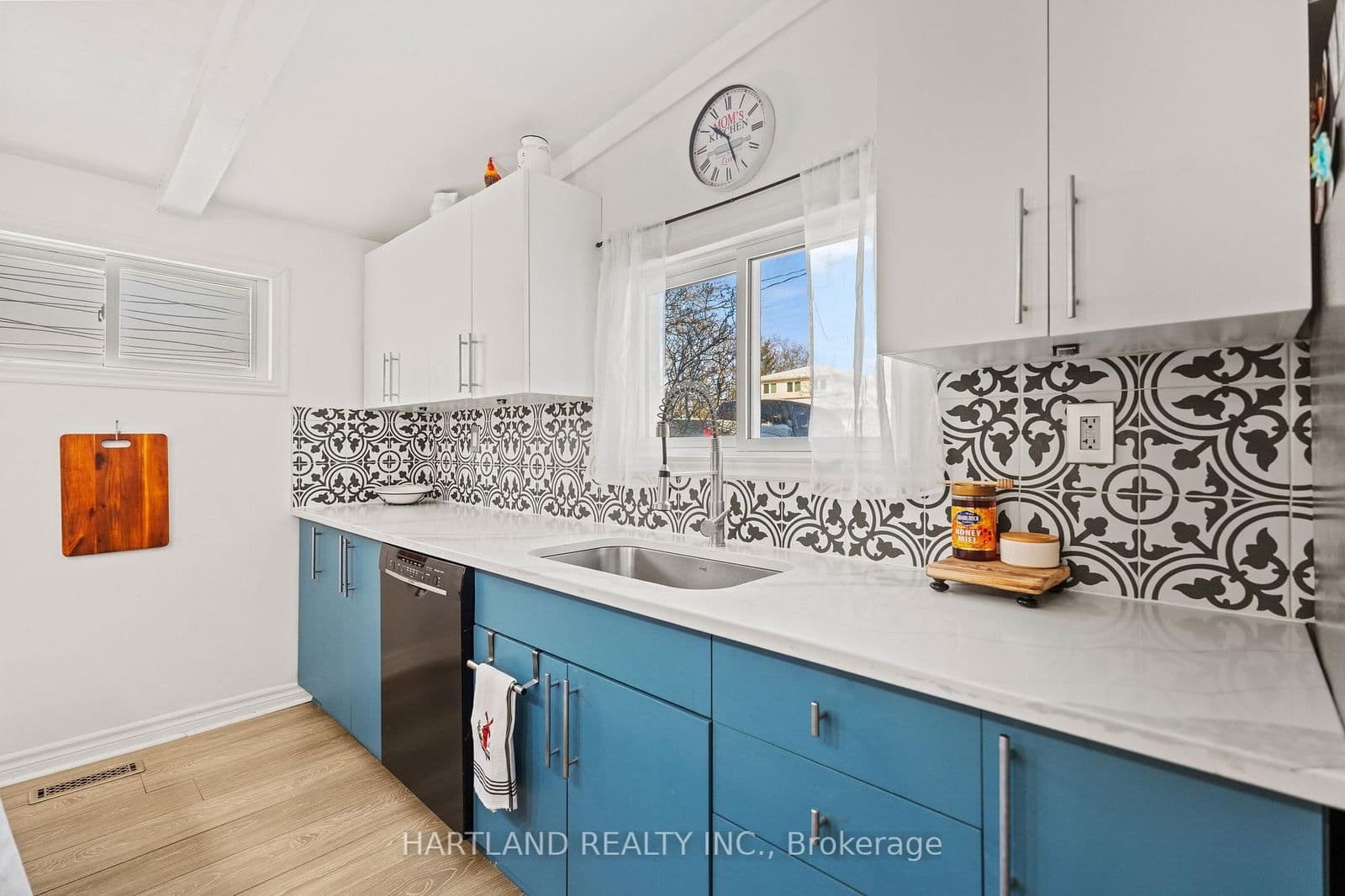 Detached at 6150 Church's Lane, Niagara Falls, ON - Photo 10 - RE/MAX Garden City Realty