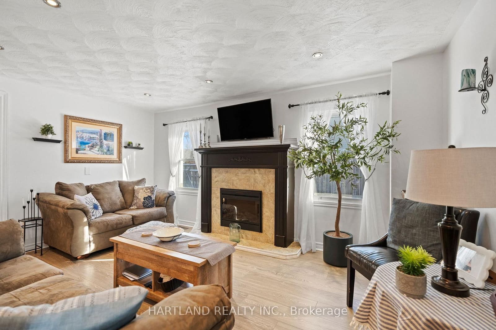 Detached at 6150 Church's Lane, Niagara Falls, ON - Photo 14 - RE/MAX Garden City Realty