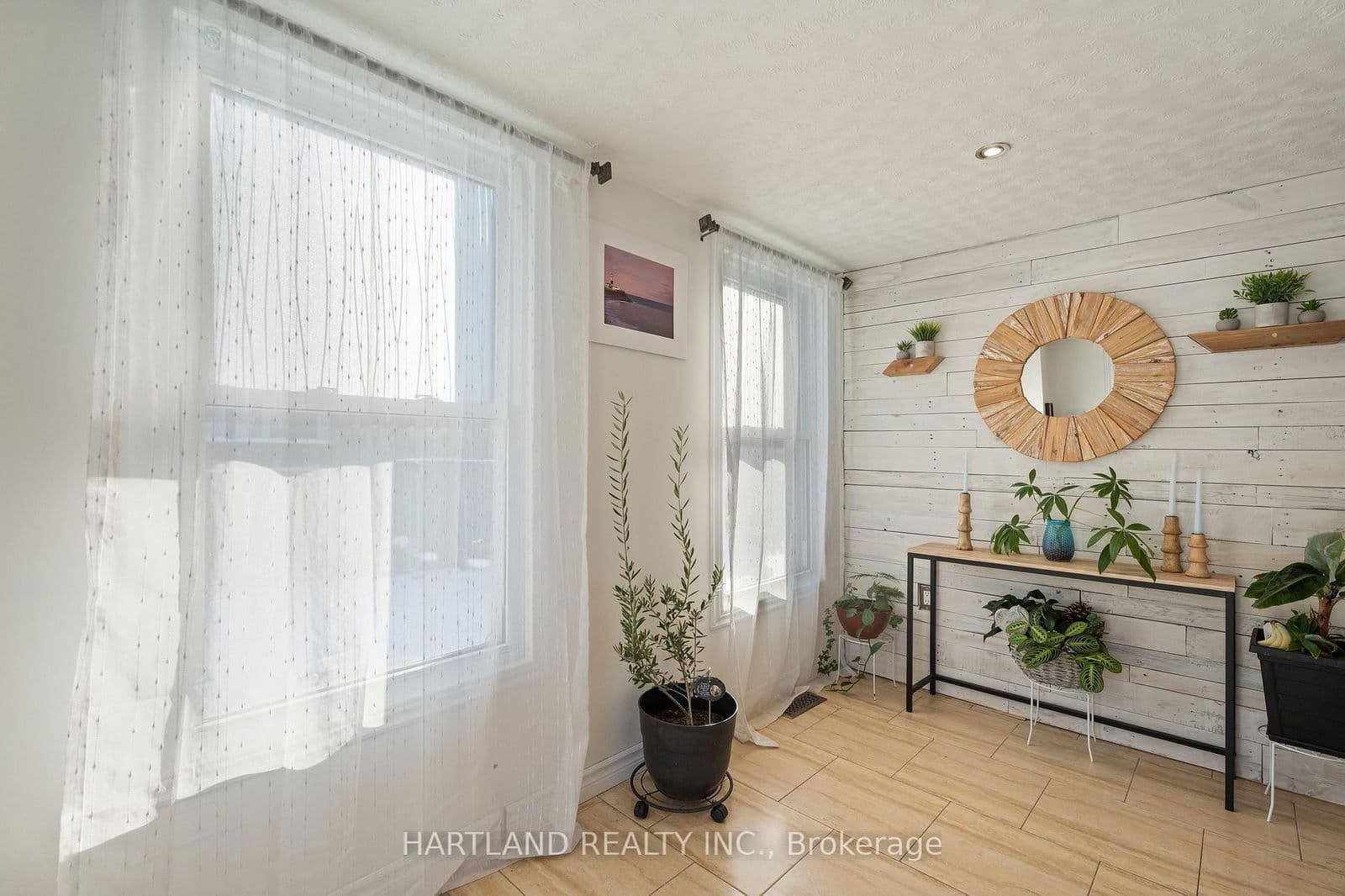 Detached at 6150 Church's Lane, Niagara Falls, ON - Photo 4 - RE/MAX Garden City Realty