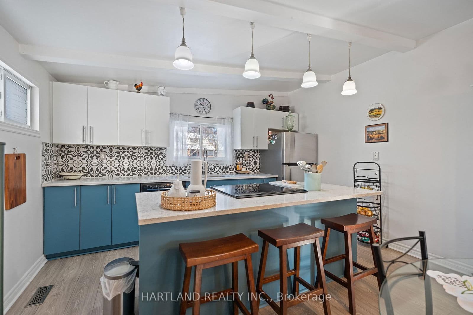 Detached at 6150 Church's Lane, Niagara Falls, ON - Photo 6 - RE/MAX Garden City Realty