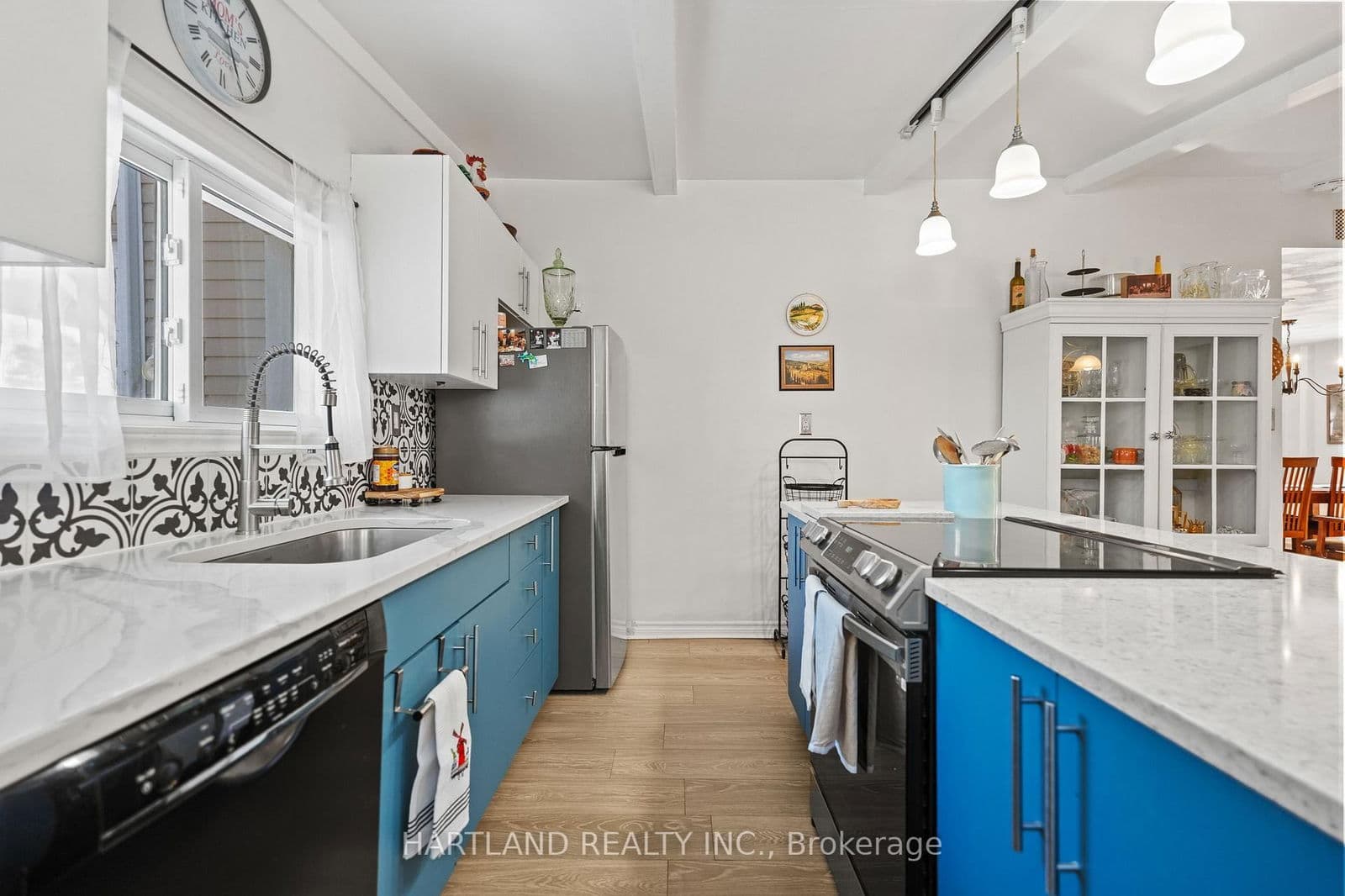 Detached at 6150 Church's Lane, Niagara Falls, ON - Photo 7 - RE/MAX Garden City Realty