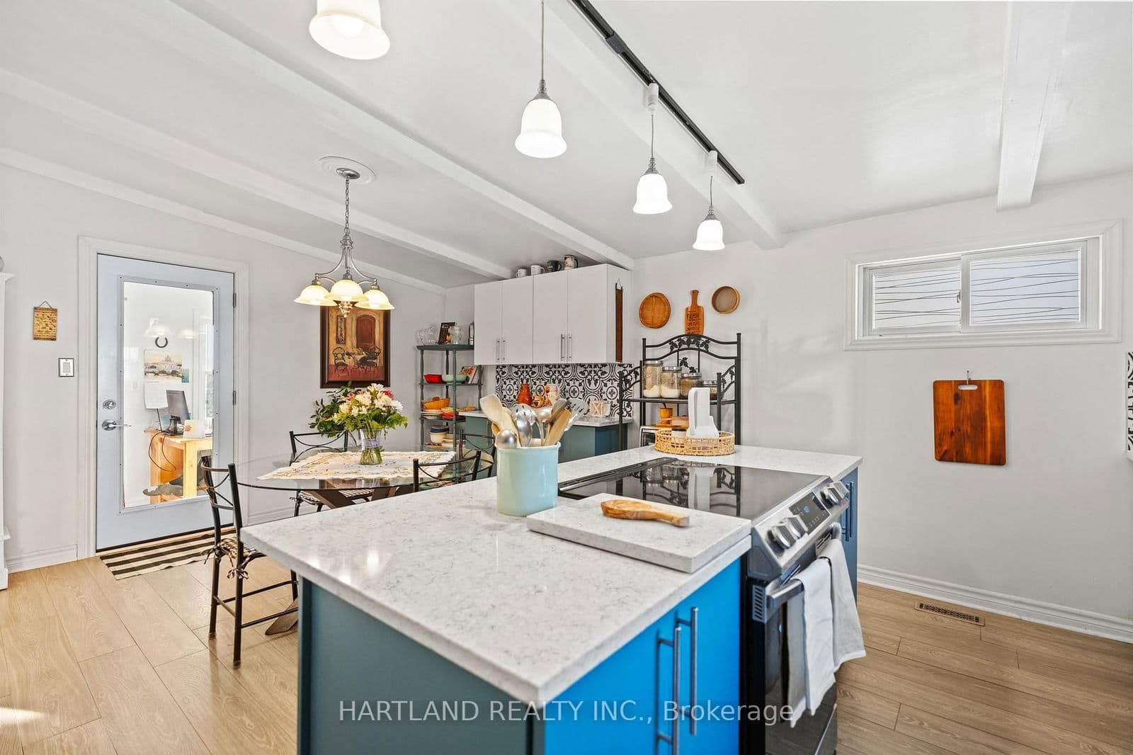 Detached at 6150 Church's Lane, Niagara Falls, ON - Photo 9 - RE/MAX Garden City Realty