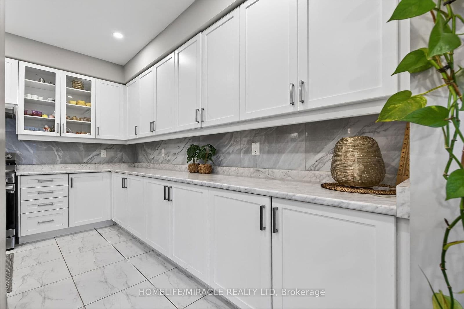 Detached at 7809 Hackberry Trail, Niagara Falls, ON - Photo 11 - RE/MAX Garden City Realty