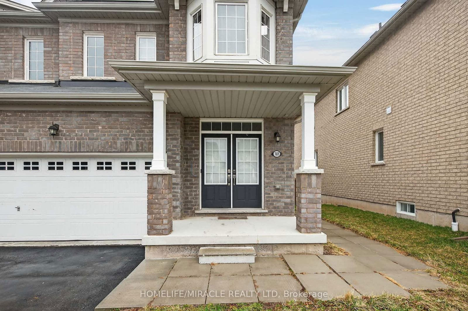 Detached at 7809 Hackberry Trail, Niagara Falls, ON - Photo 2 - RE/MAX Garden City Realty