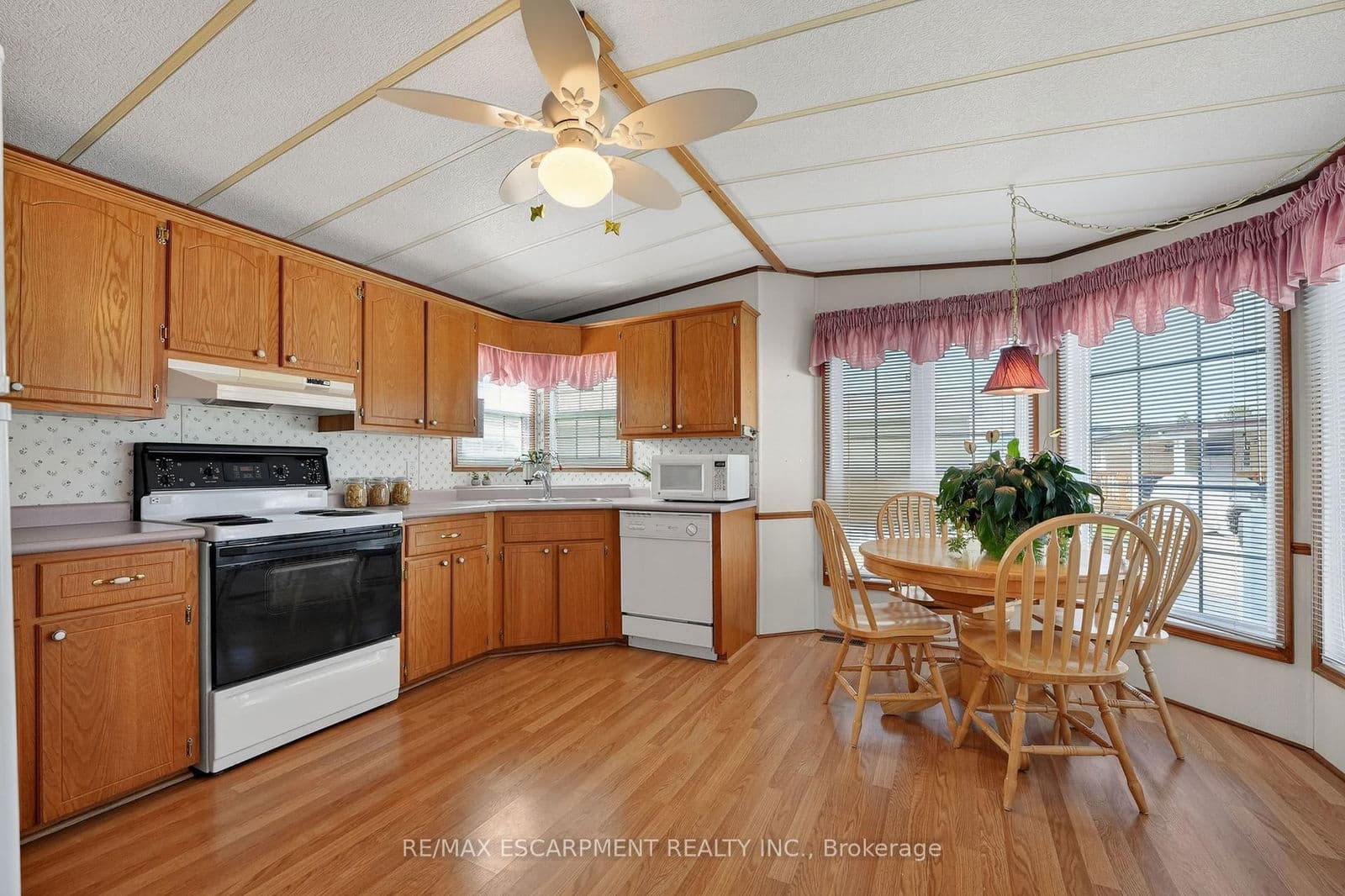 Modular Home at 11- 3033 Townline Road, Fort Erie, ON - Photo 6 - RE/MAX Garden City Realty