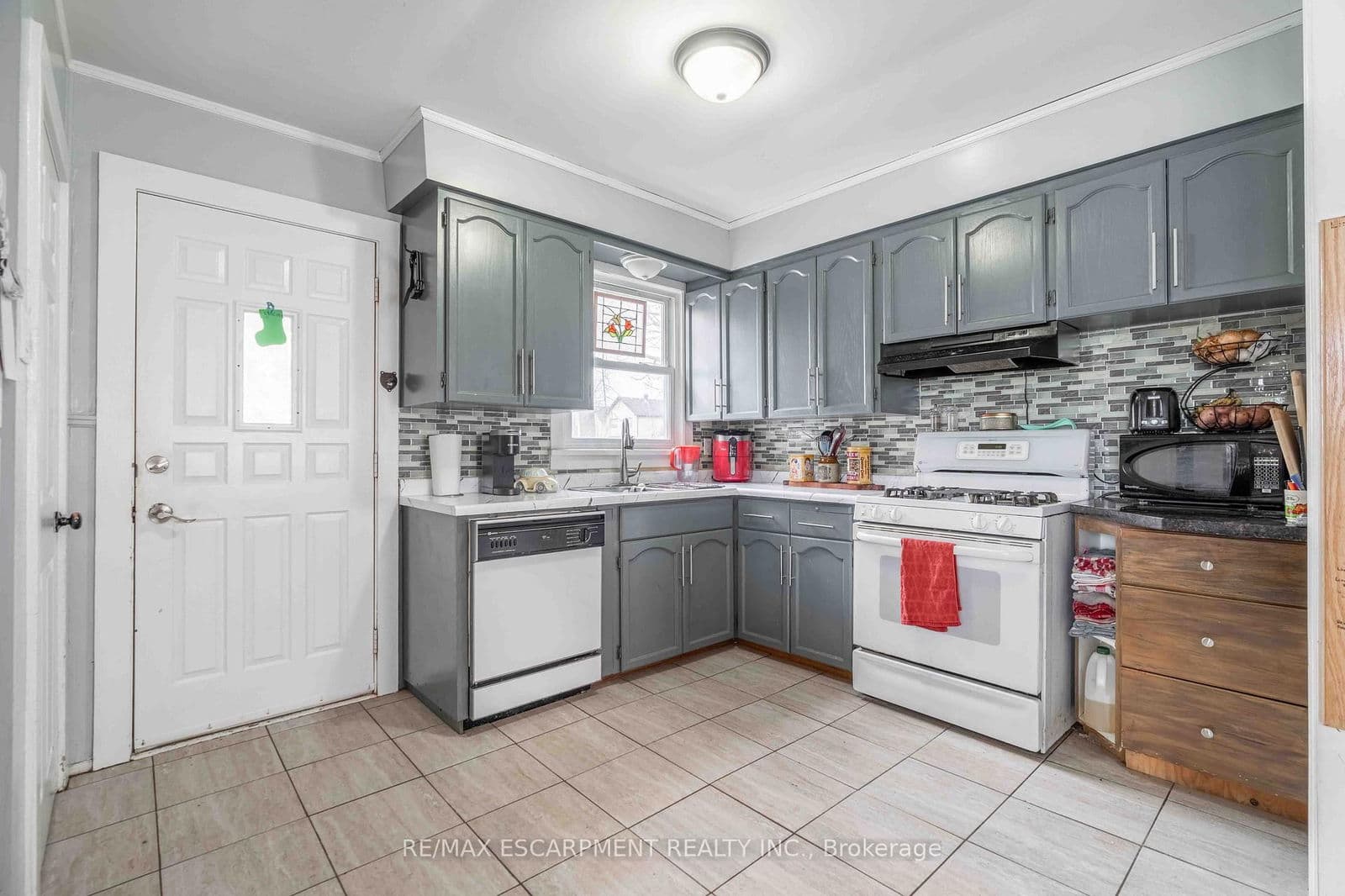 Detached at 316 Dufferin Street, Fort Erie, ON - Photo 14 - RE/MAX Garden City Realty