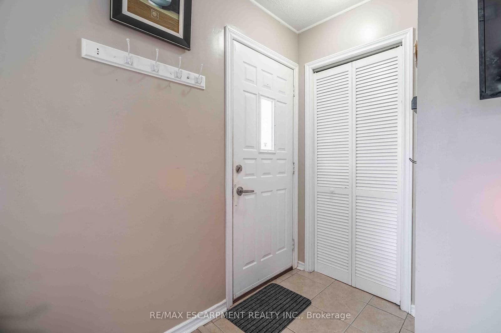 Detached at 316 Dufferin Street, Fort Erie, ON - Photo 6 - RE/MAX Garden City Realty