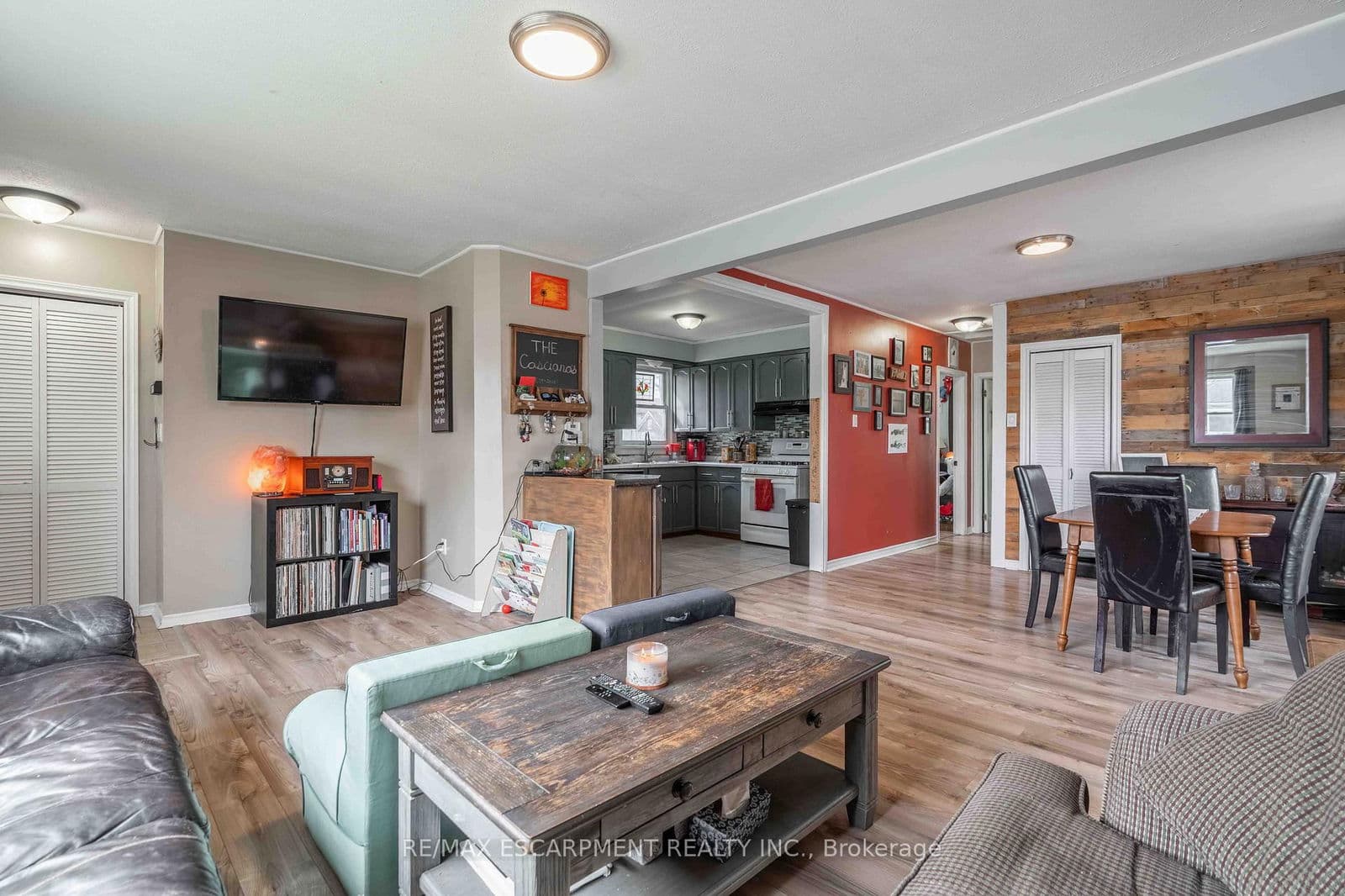 Detached at 316 Dufferin Street, Fort Erie, ON - Photo 8 - RE/MAX Garden City Realty