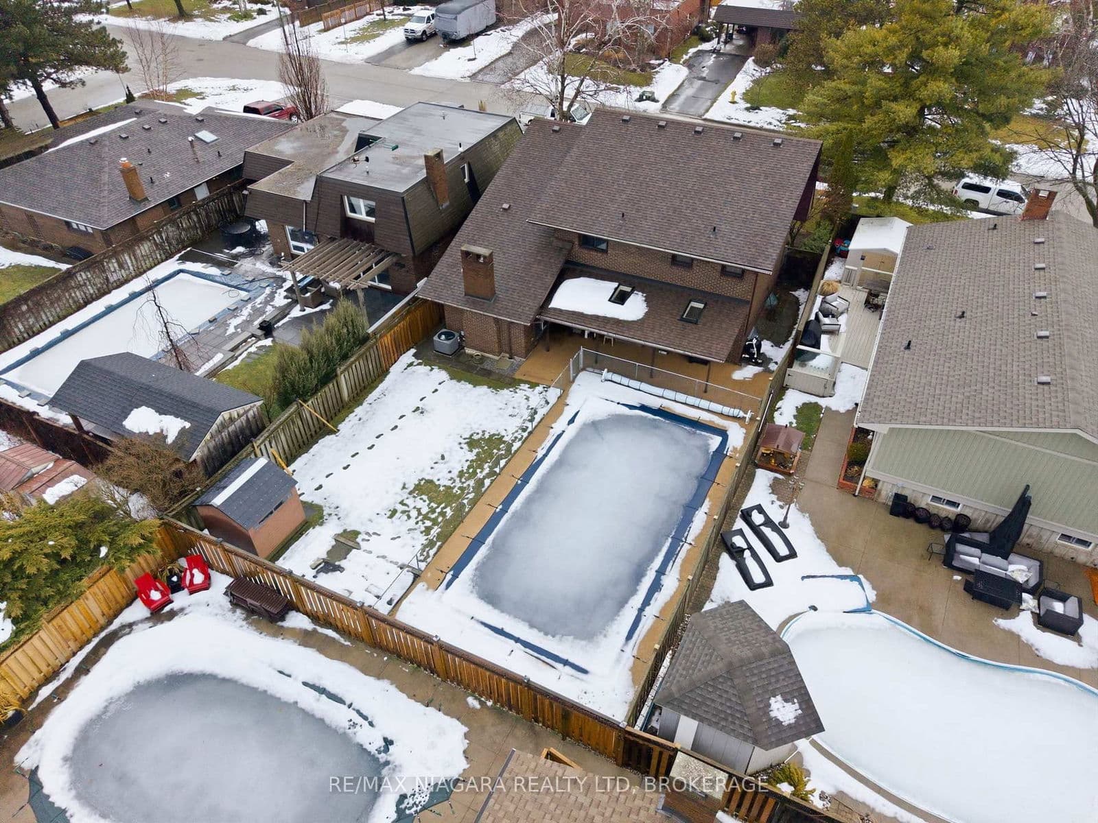 Detached at 17 The Cedars, St. Catharines, ON - Photo 2 - RE/MAX Garden City Realty